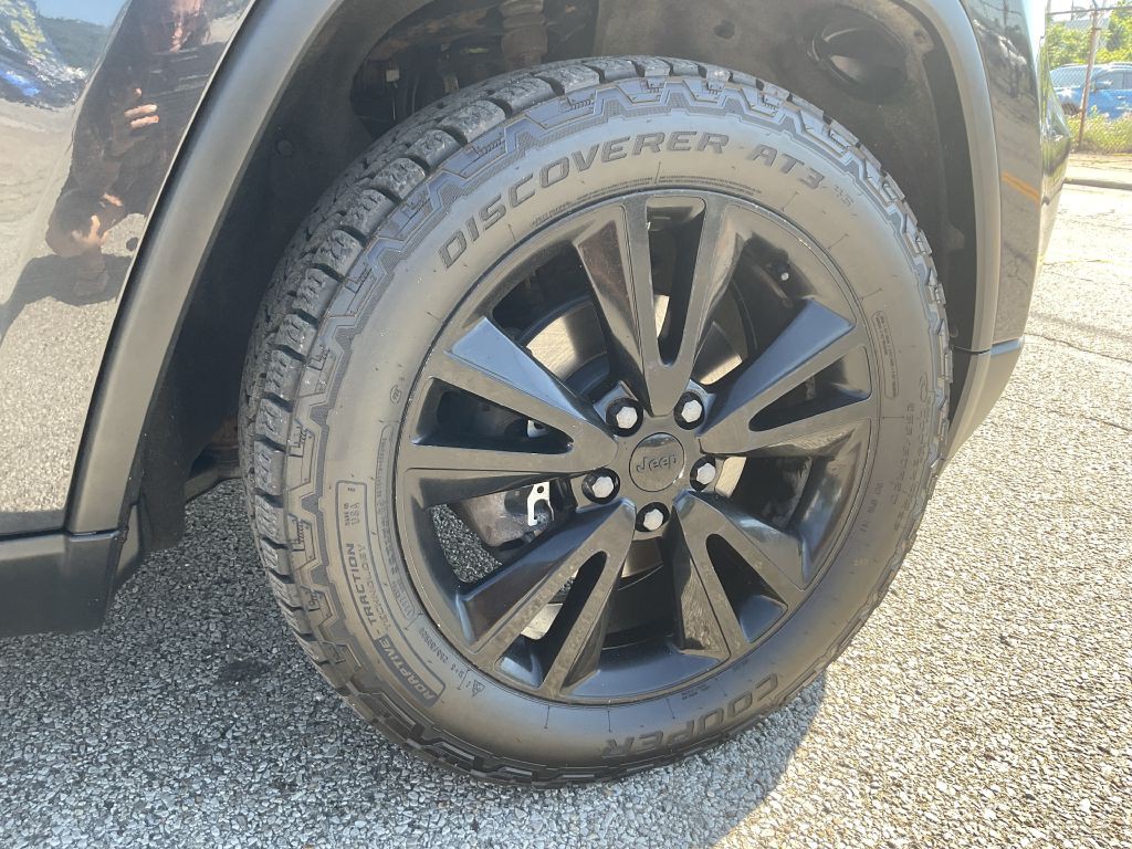 2012 Jeep Grand Cherokee Image 12