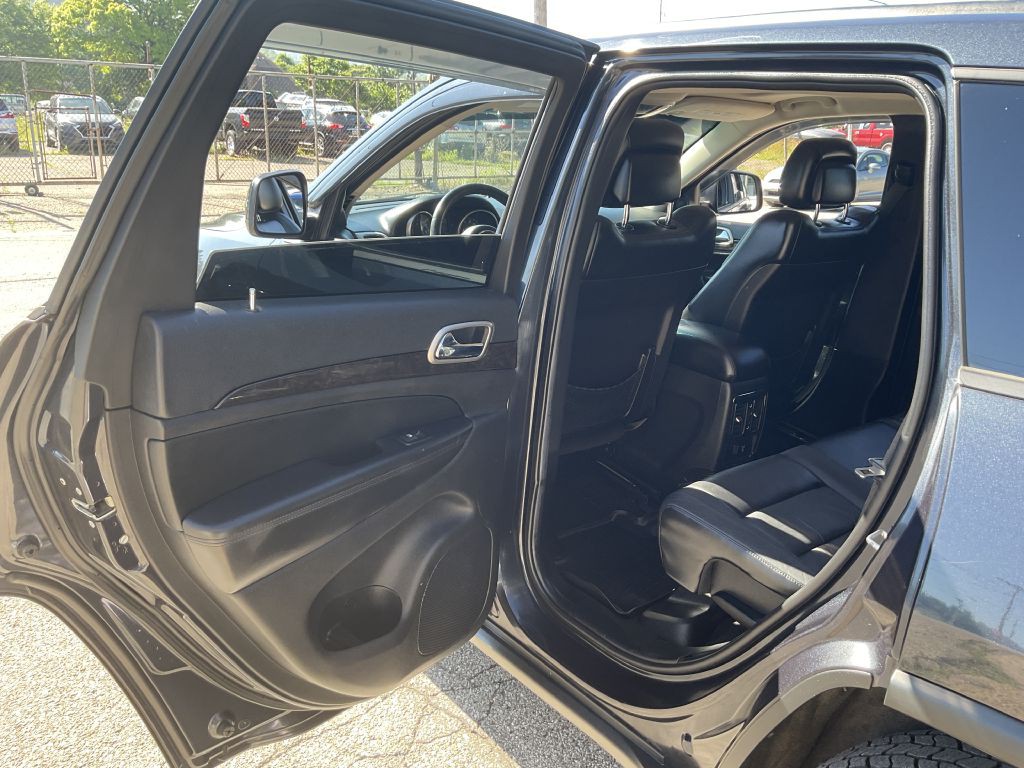 2012 Jeep Grand Cherokee Image 17