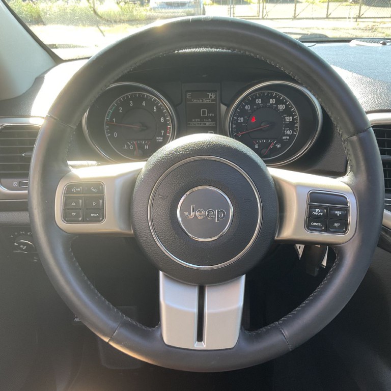 2012 Jeep Grand Cherokee Image 26
