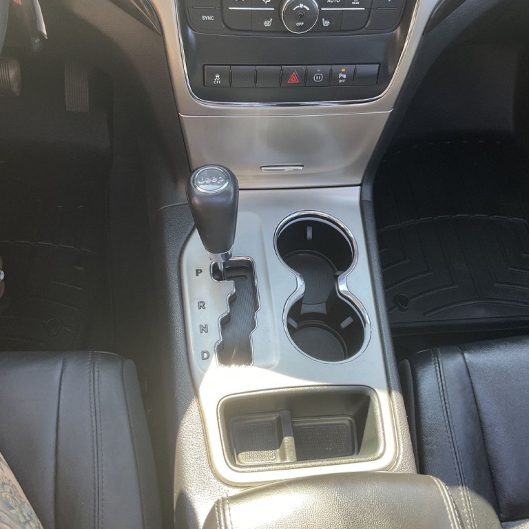 2012 Jeep Grand Cherokee Image 28