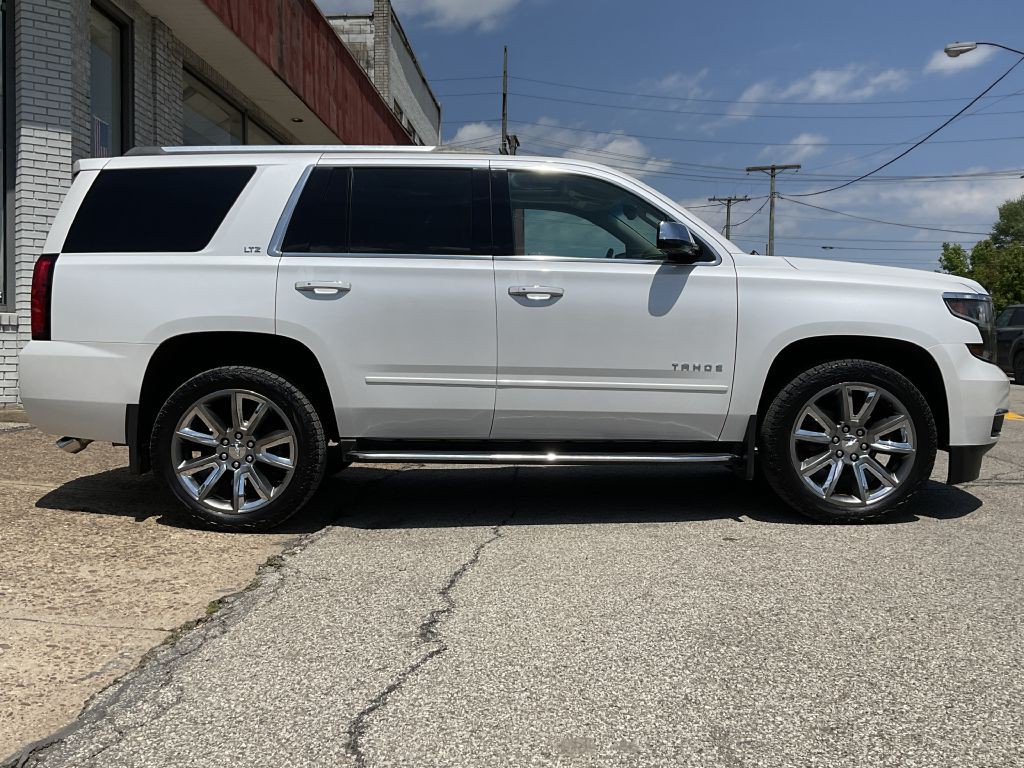 2016 Chevrolet Tahoe Image 2
