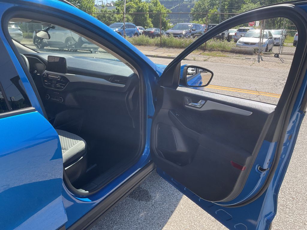 2020 Ford Escape Image 15