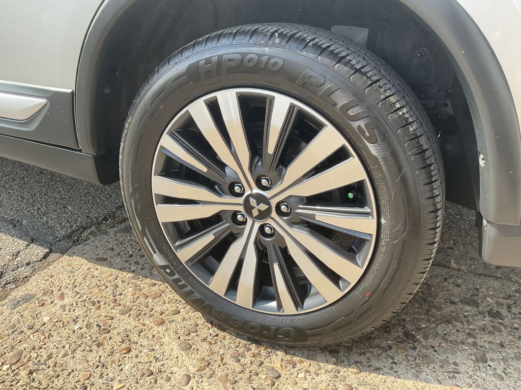 2019 Mitsubishi Outlander Image 7