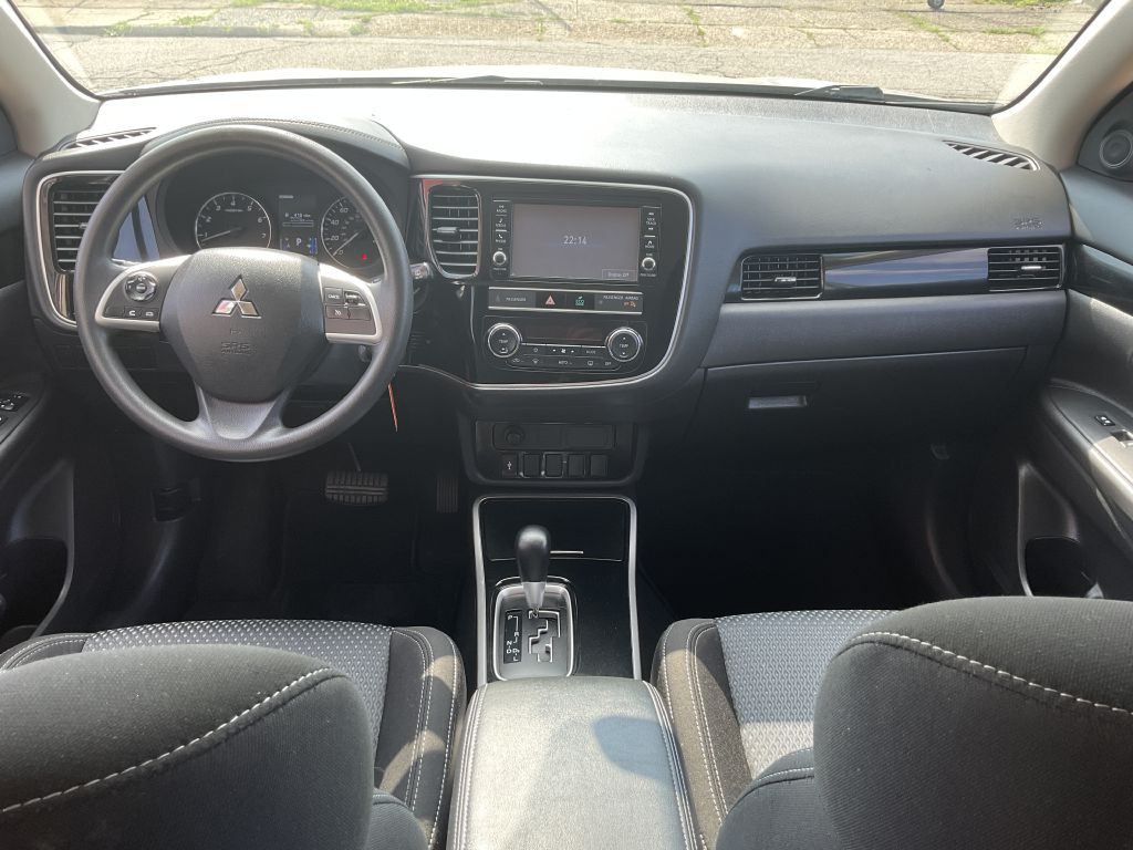 2019 Mitsubishi Outlander Image 21