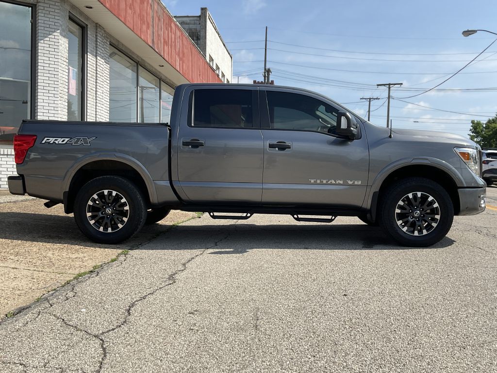 2019 Nissan Titan Image 2