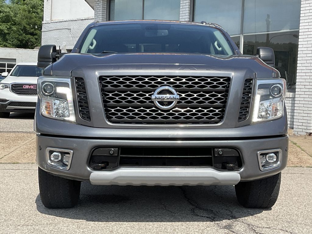 2019 Nissan Titan Image 4