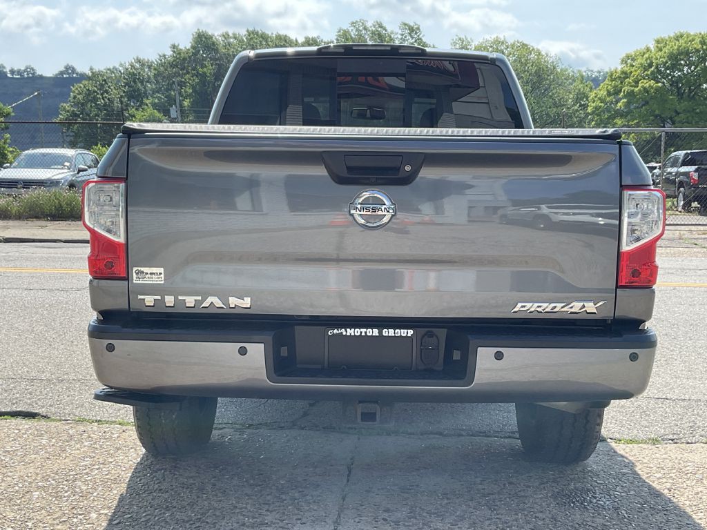 2019 Nissan Titan Image 8