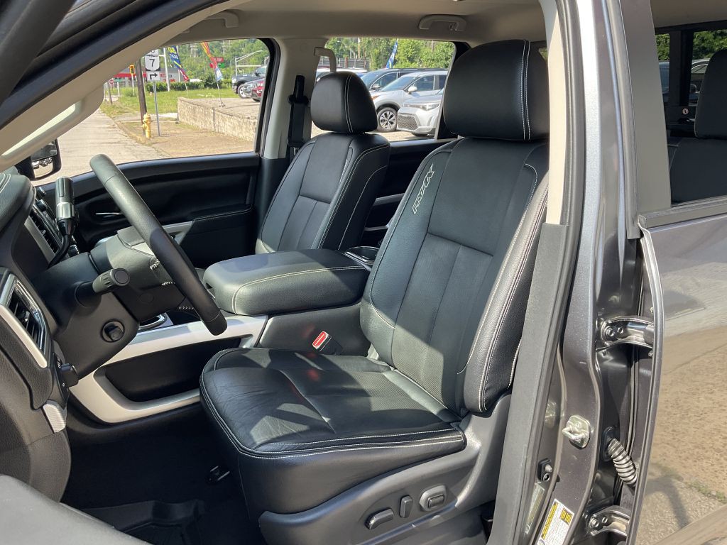 2019 Nissan Titan Image 14