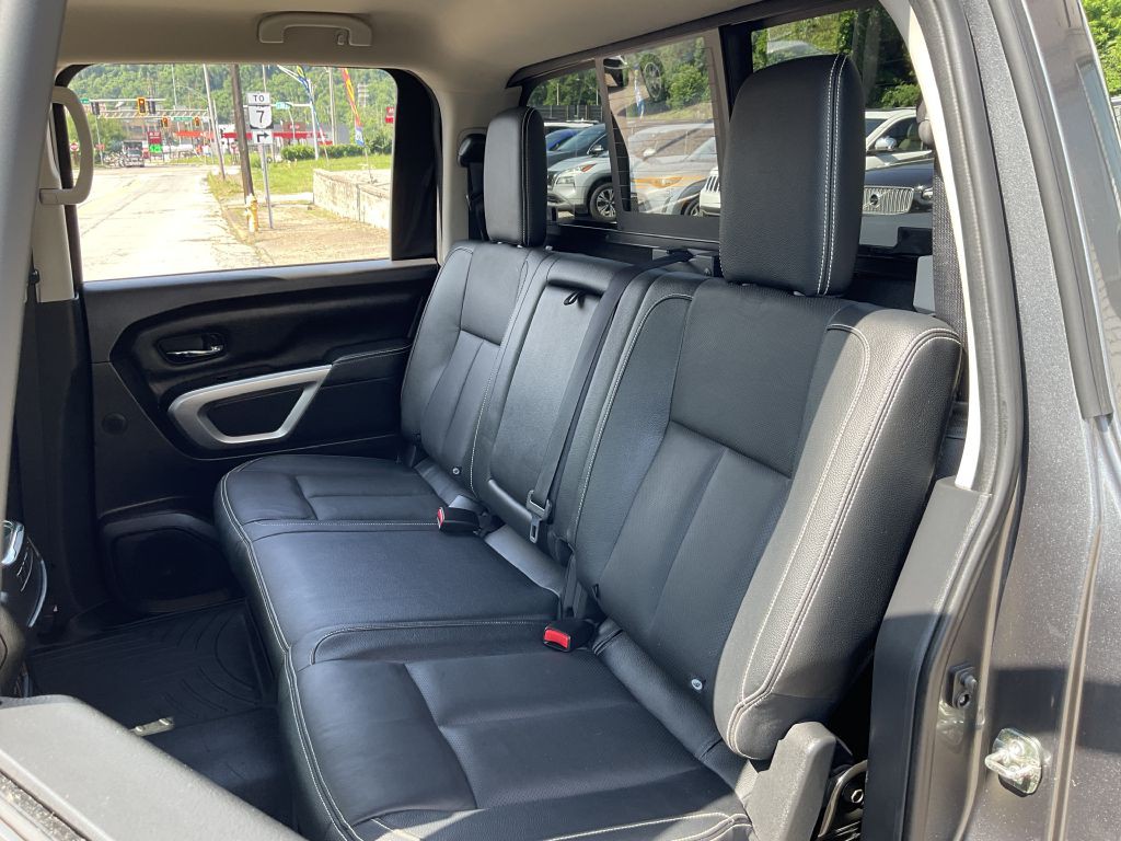 2019 Nissan Titan Image 18