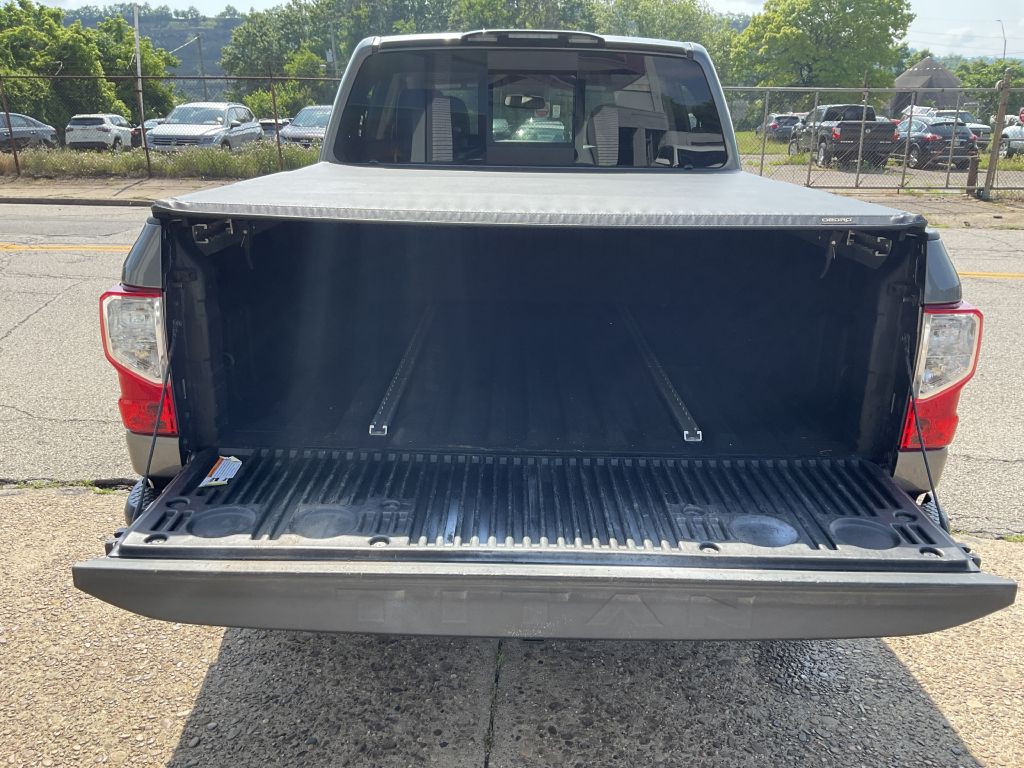 2019 Nissan Titan Image 21