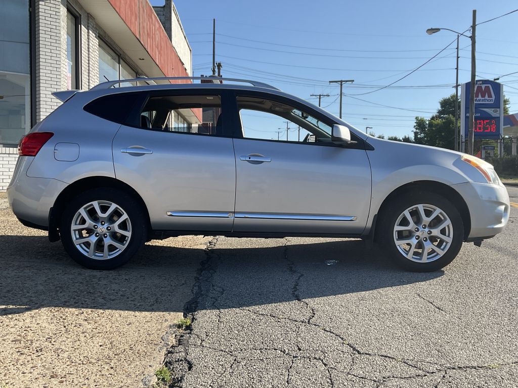 2011 Nissan Rogue Image 2