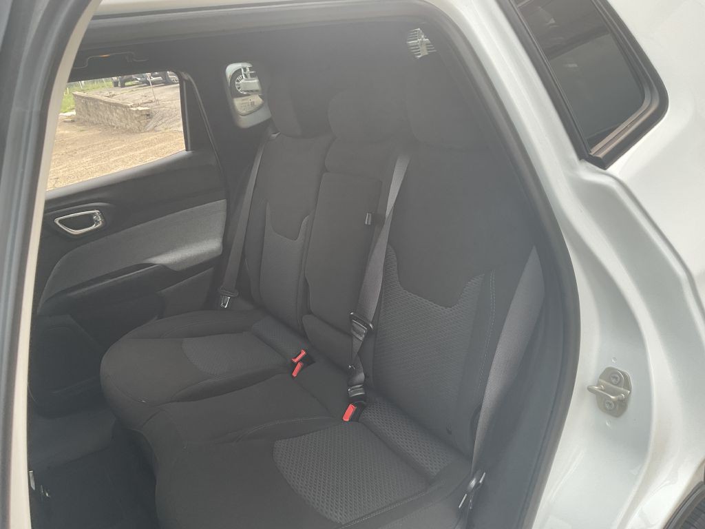 2023 Jeep Compass Image 18