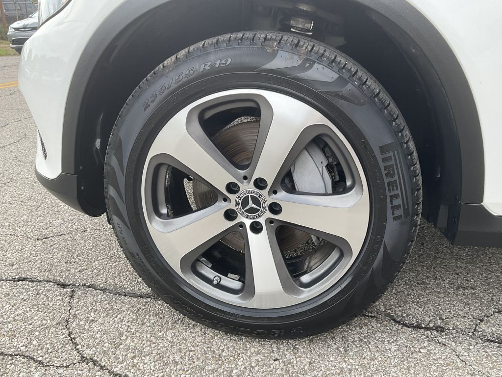 2018 Mercedes-Benz GLC-Class Image 9