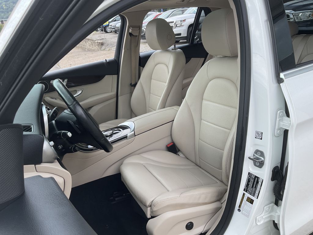 2018 Mercedes-Benz GLC-Class Image 14
