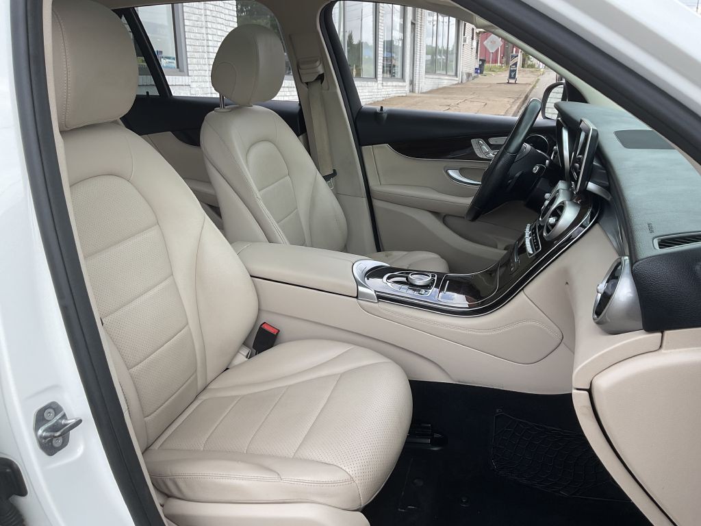 2018 Mercedes-Benz GLC-Class Image 16