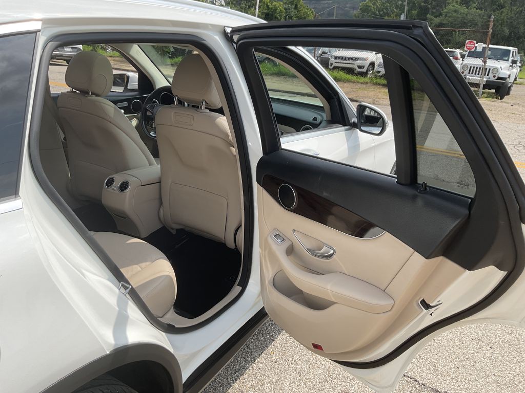2018 Mercedes-Benz GLC-Class Image 19