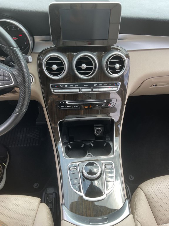 2018 Mercedes-Benz GLC-Class Image 25