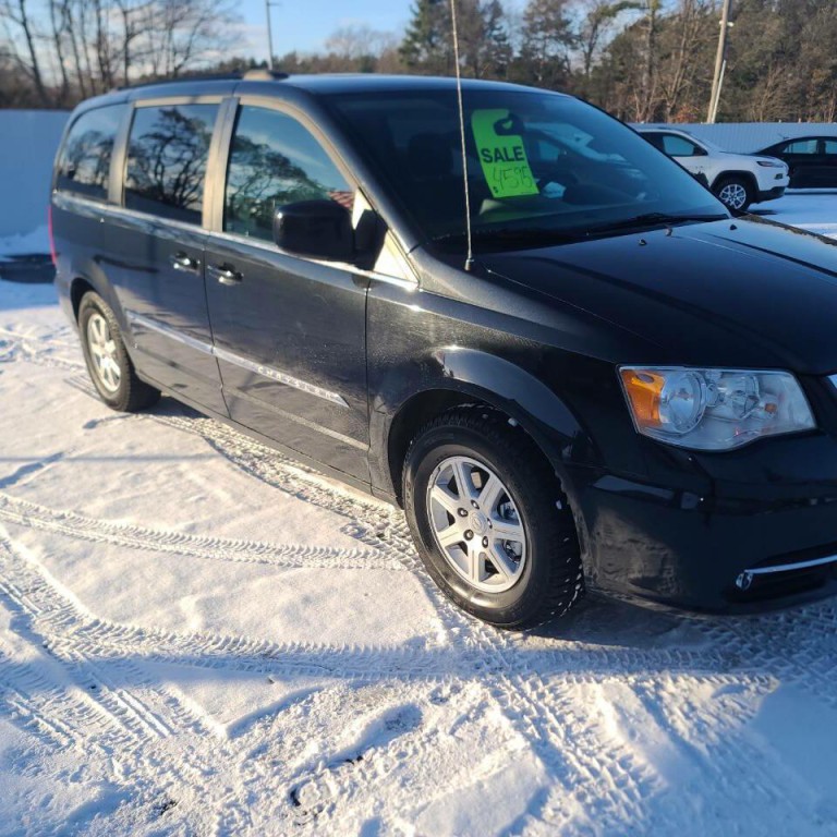 2011 Chrysler Town & Country Image 7