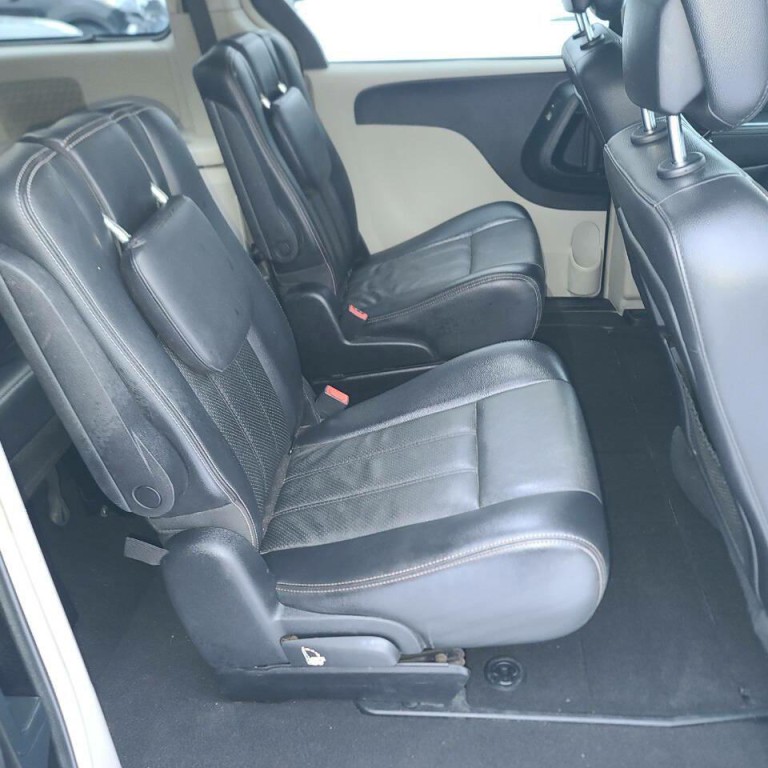 2016 Dodge Grand Caravan Image 9