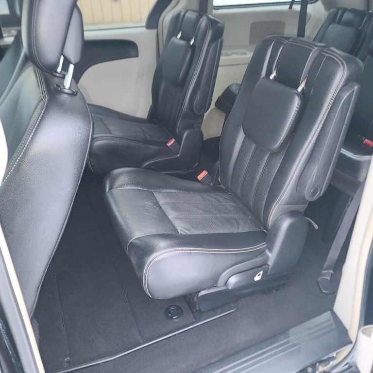 2016 Dodge Grand Caravan Image 12