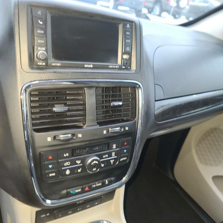 2016 Dodge Grand Caravan Image 14