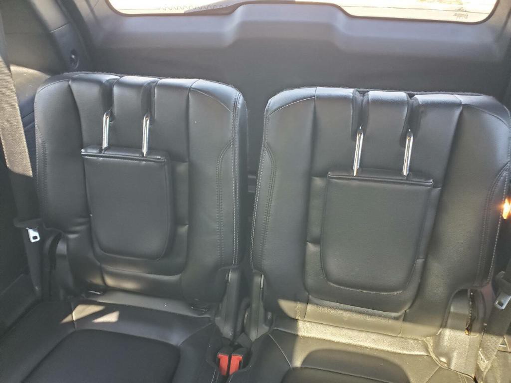 2016 Ford Explorer Image 17