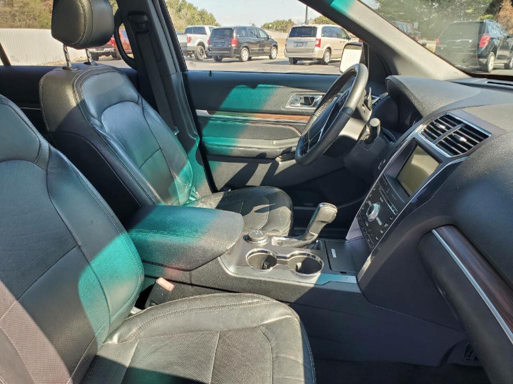 2016 Ford Explorer Image 20