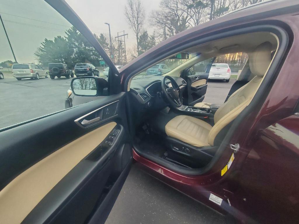 2019 Ford Edge Image 7