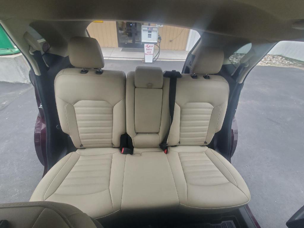 2019 Ford Edge Image 10