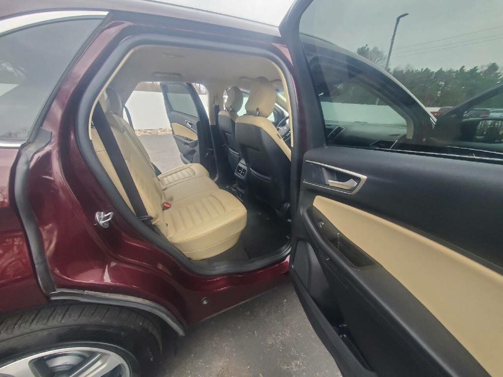 2019 Ford Edge Image 13