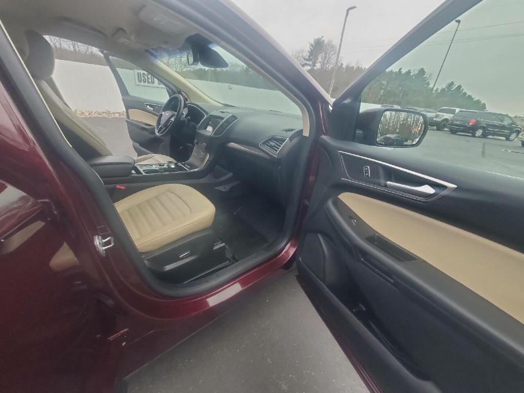 2019 Ford Edge Image 14