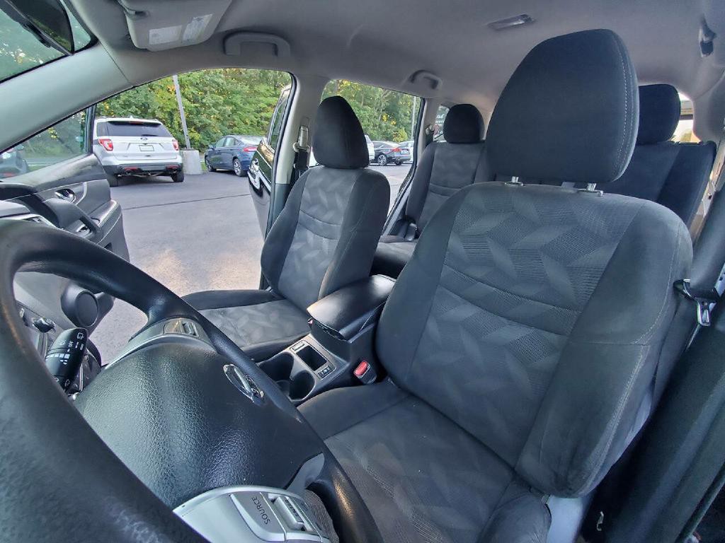 2016 Nissan Rogue Image 8