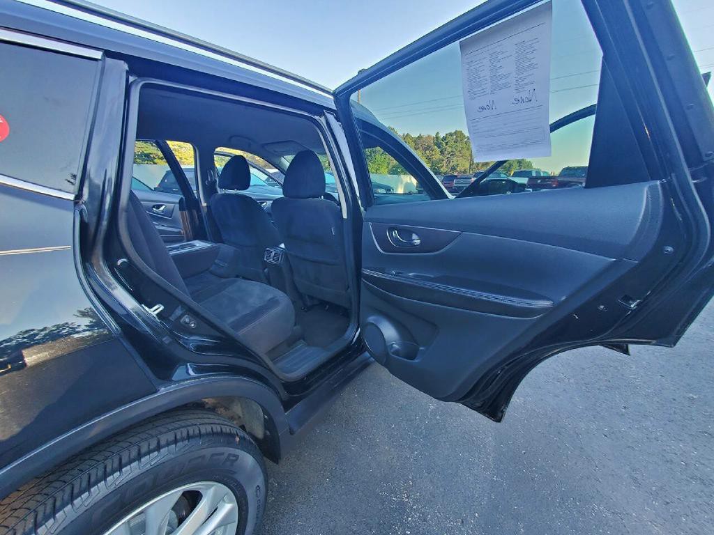 2016 Nissan Rogue Image 12