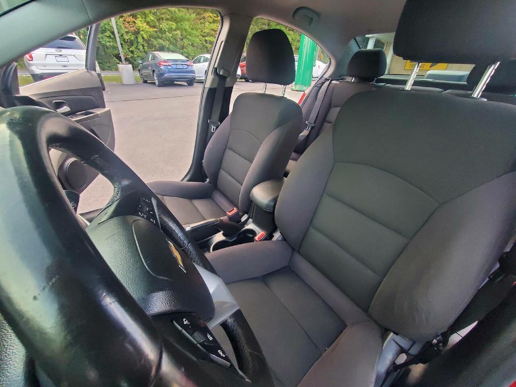 2013 Chevrolet Cruze Image 8