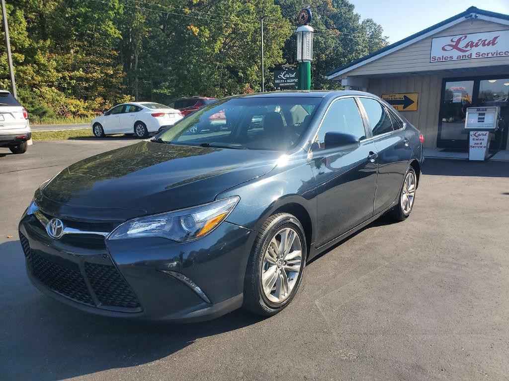 2017 Toyota Camry Image 2