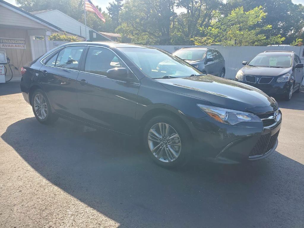 2017 Toyota Camry Image 6