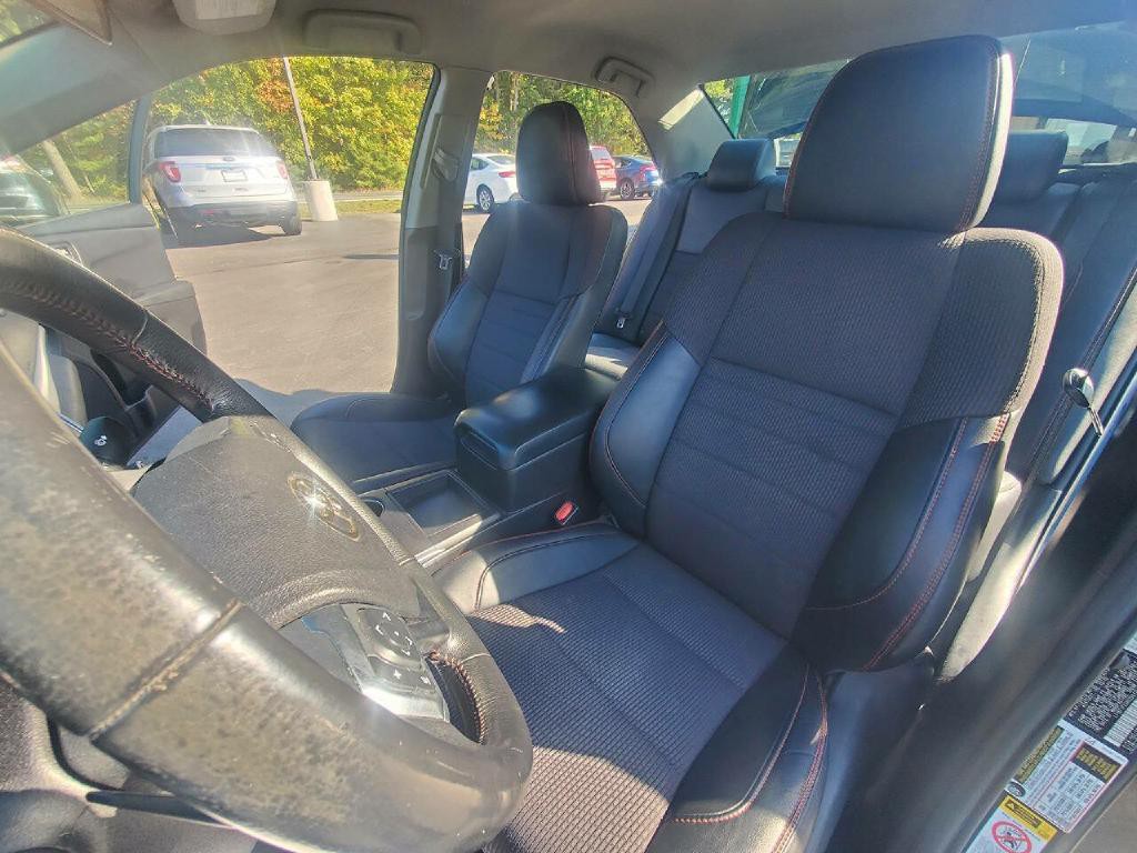 2017 Toyota Camry Image 8