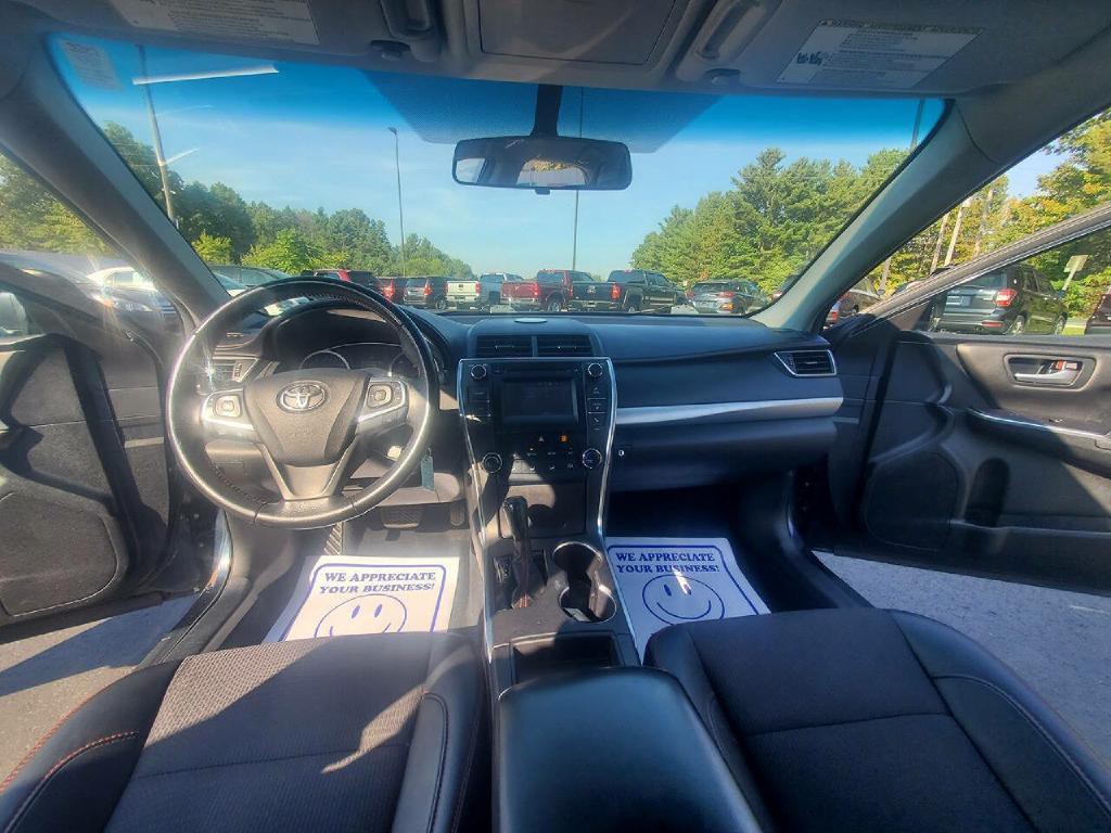 2017 Toyota Camry Image 9