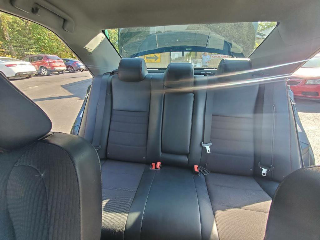 2017 Toyota Camry Image 11