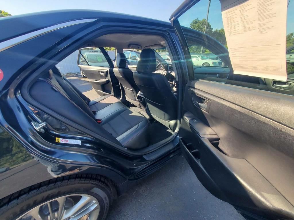 2017 Toyota Camry Image 13