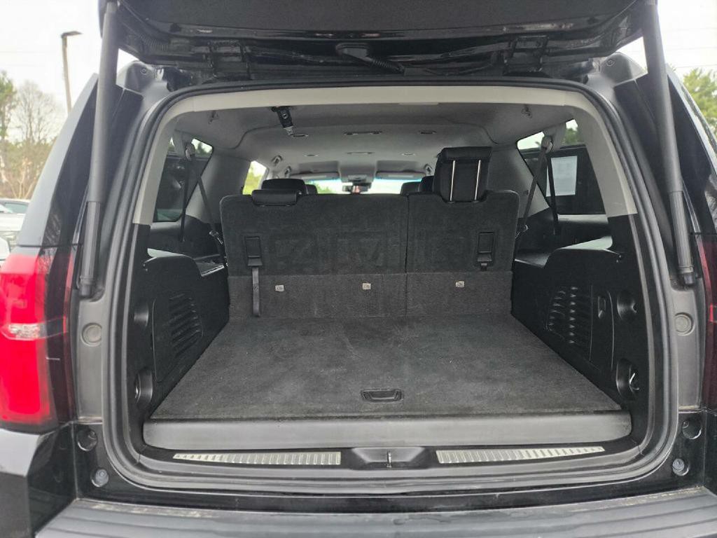 2018 Chevrolet Suburban Image 16