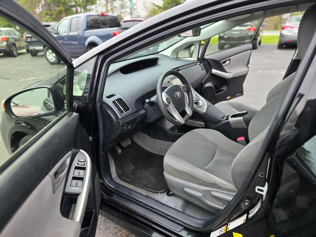 2012 Toyota Prius Image 9