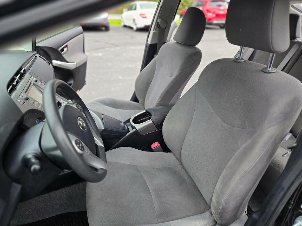 2012 Toyota Prius Image 10