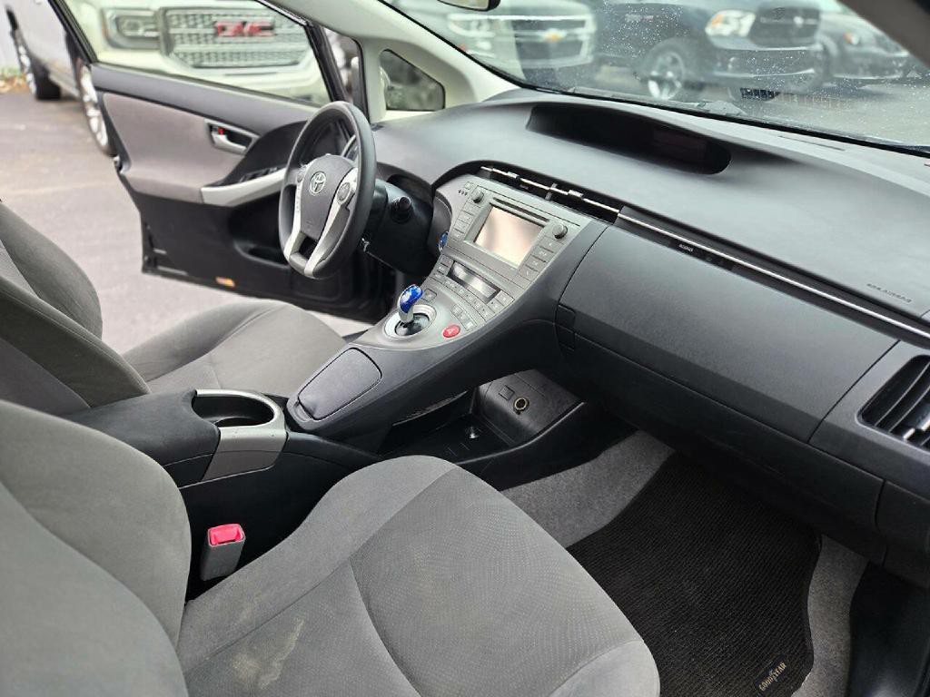 2012 Toyota Prius Image 18