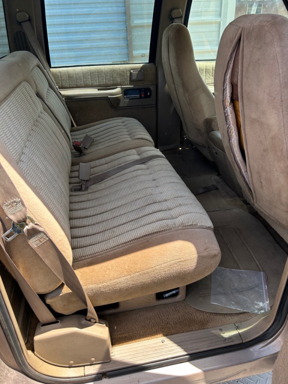 1994 Chevrolet C/K Image 3