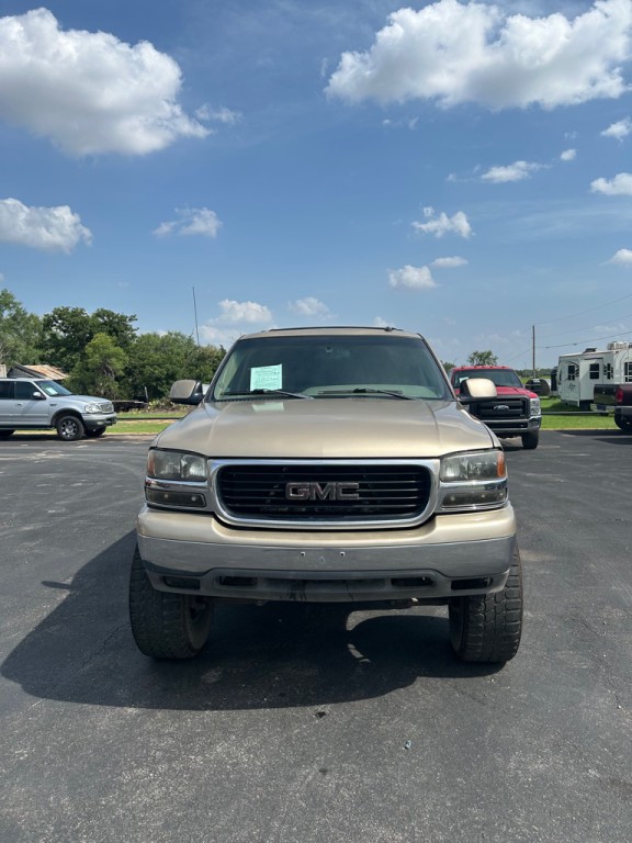2005 GMC Yukon Image 2