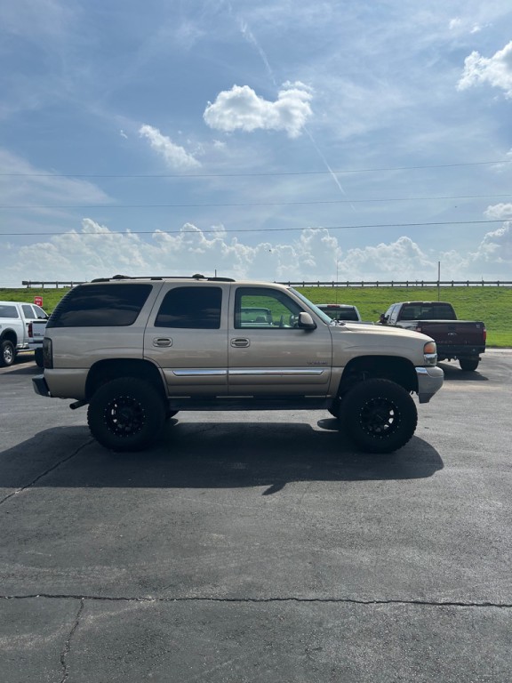 2005 GMC Yukon Image 3