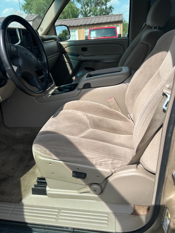 2005 GMC Yukon Image 6