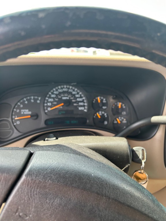 2005 GMC Yukon Image 11