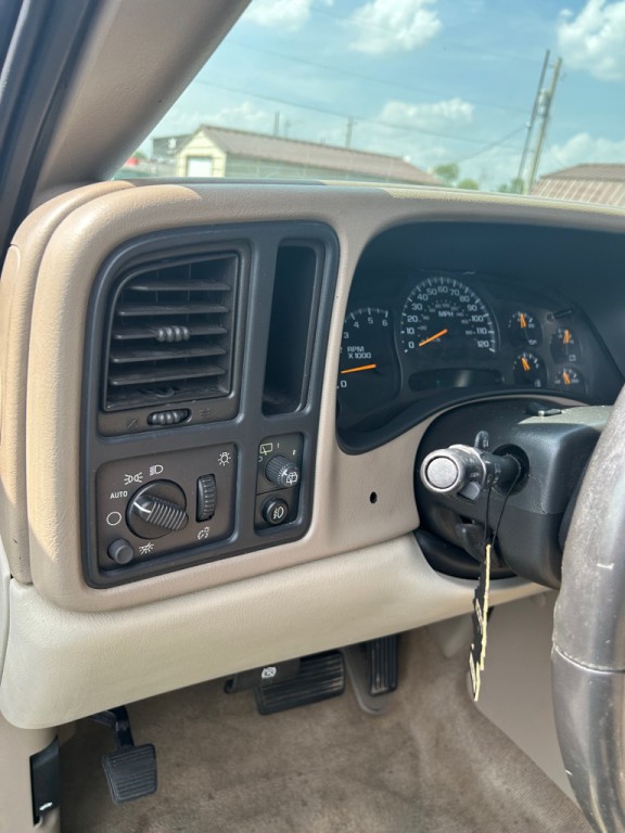 2005 GMC Yukon Image 13